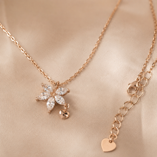 Bloom Kiss Necklace