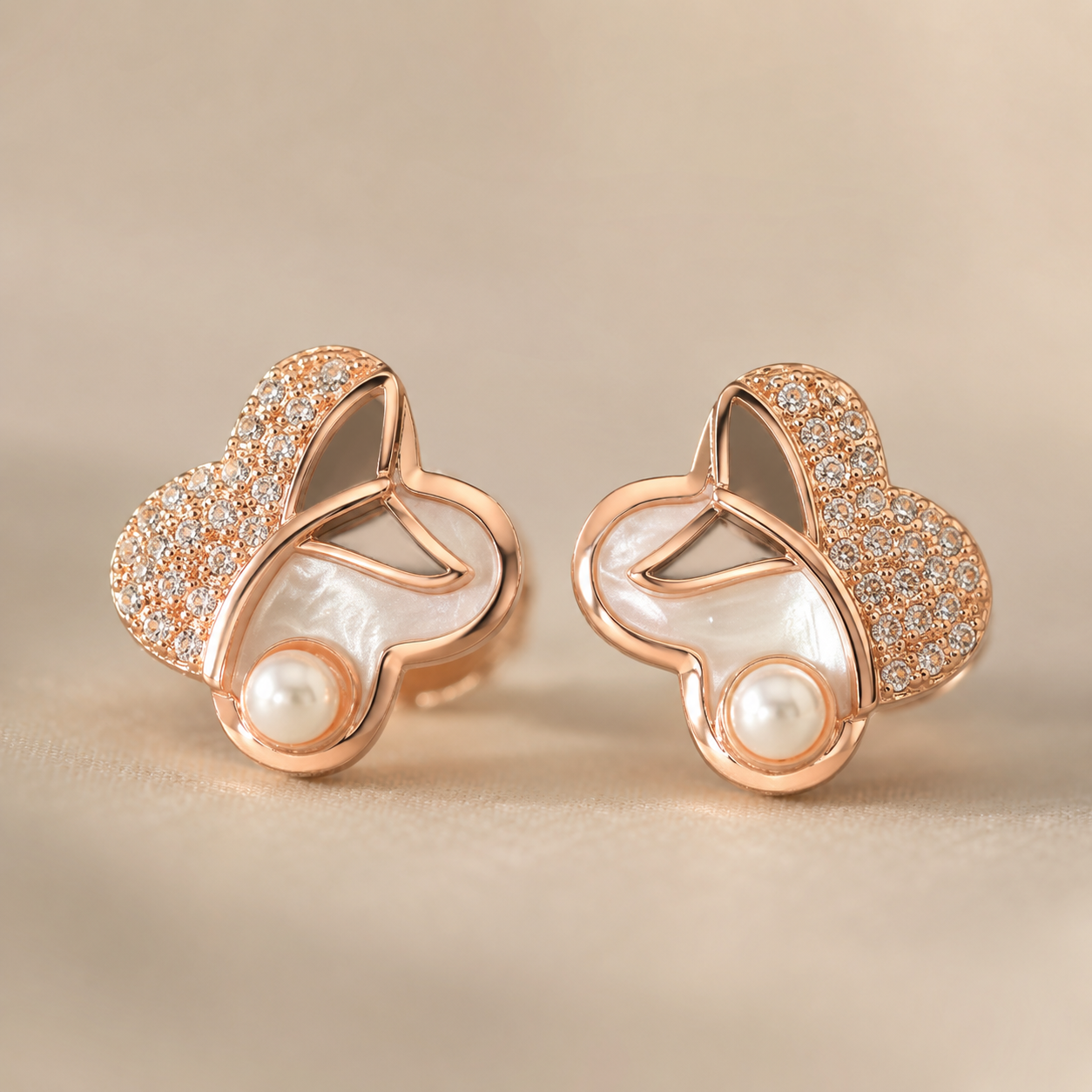 Rosé Pearl Flutter Earring