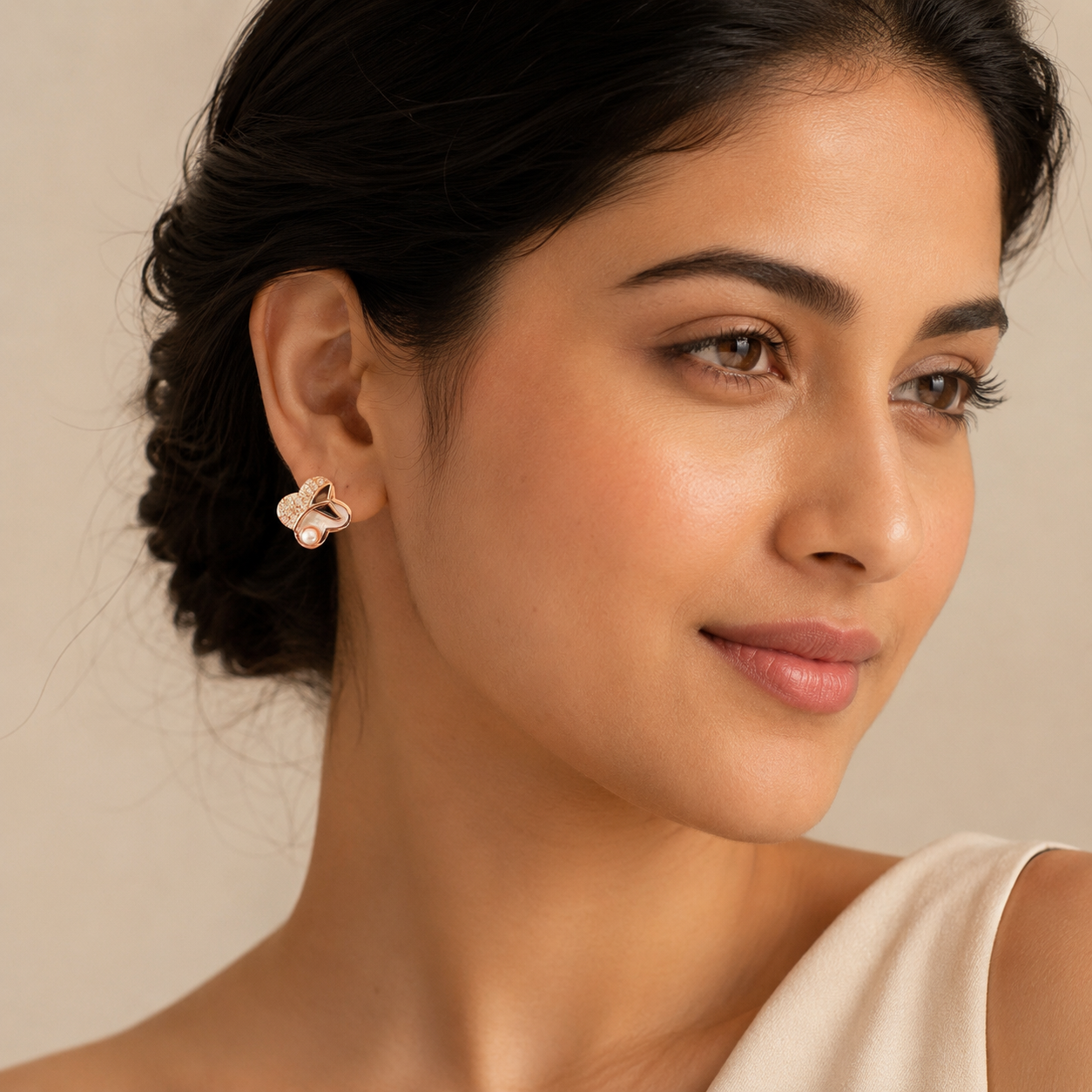 Rosé Pearl Flutter Earring