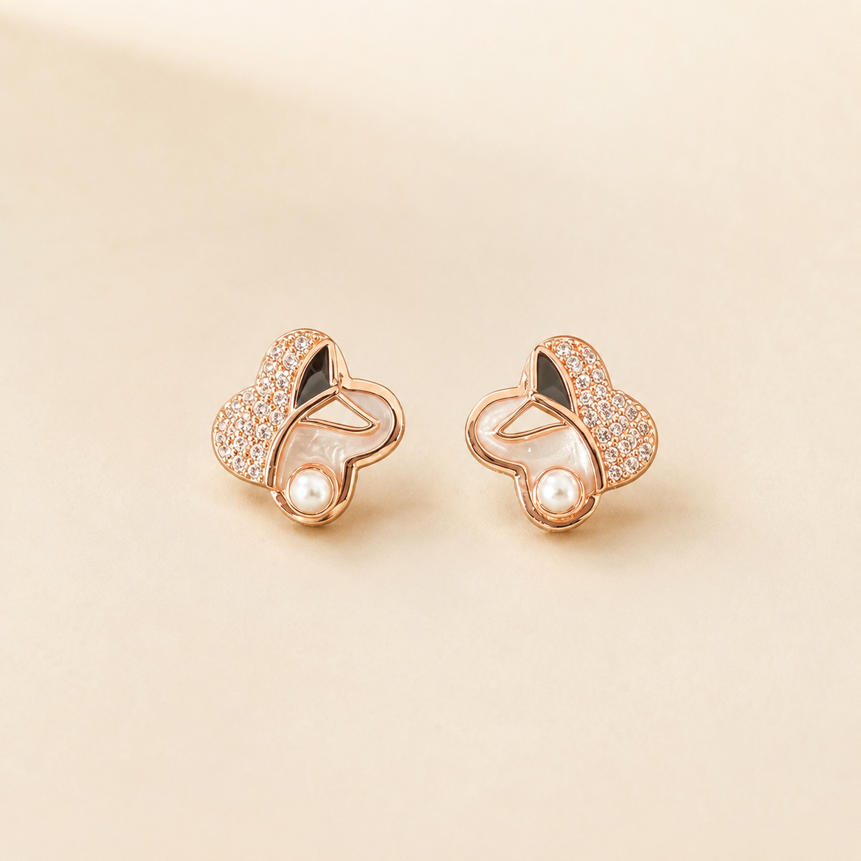 Rosé Pearl Flutter Earring